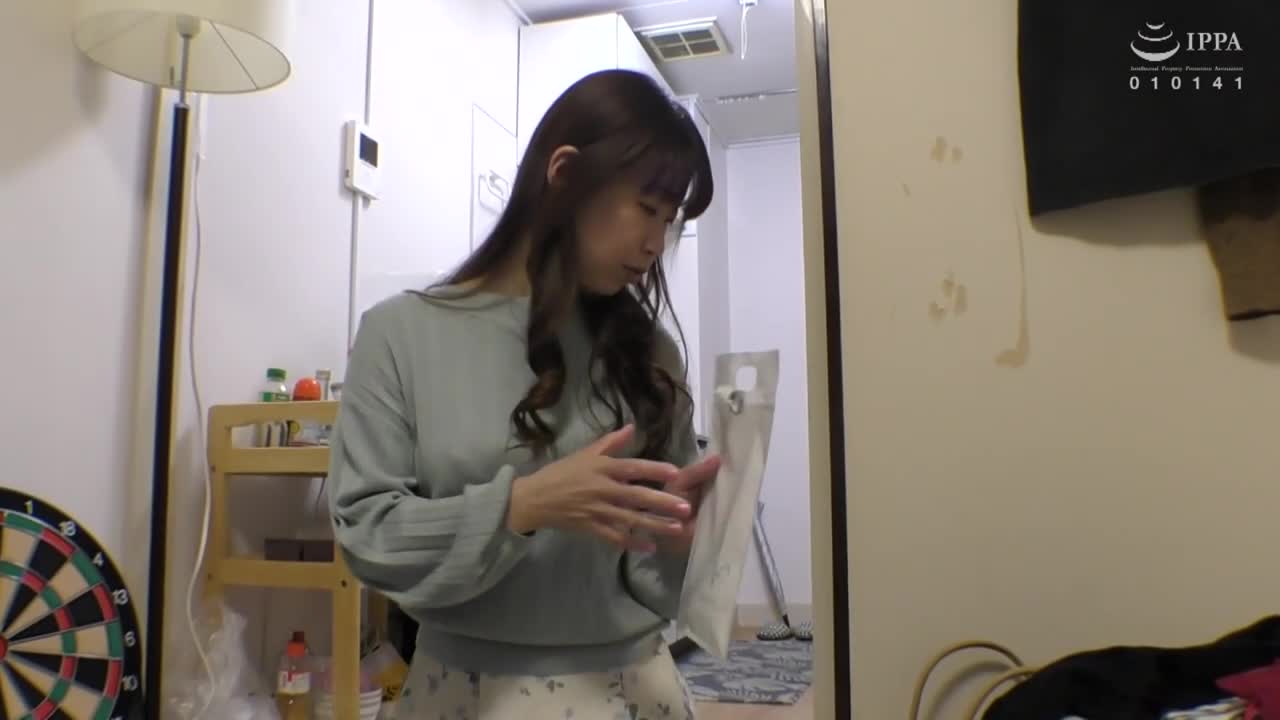 年下男子的请求，优柔寡断的家政妇也无法拒绝中出入性行为─家政妇01突撃生活性交文件  樱井麻乃 - AV大平台-中文字幕,成人影片,AV,国产,线上看
