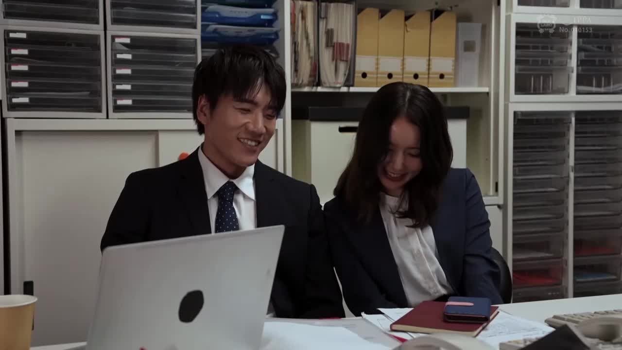 办公室里的野兽 - AV大平台-中文字幕,成人影片,AV,国产,线上看