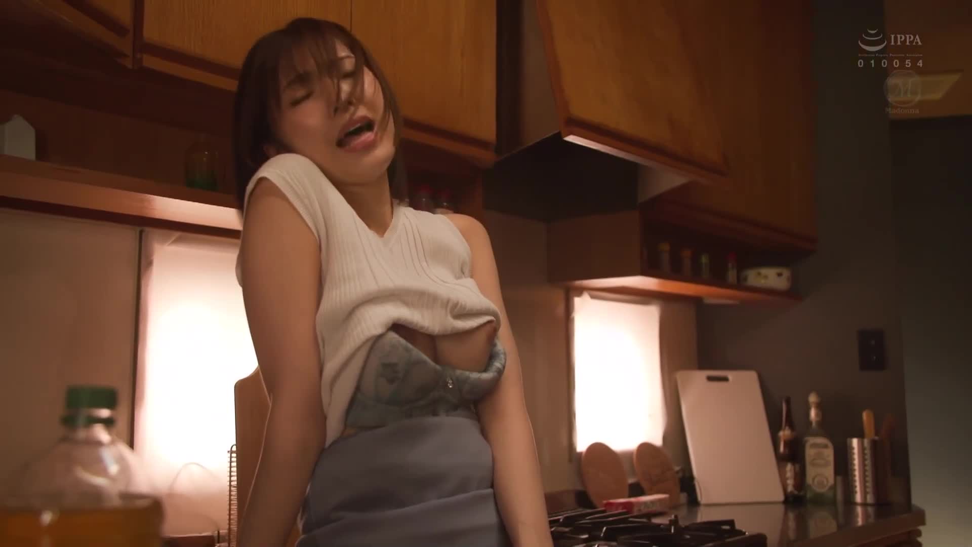 麦当娜20周年纪念5个月连续！ ！ 奇迹的合作第4弹！ ！ 一手抚养长大我的最爱义姊被最差劲朋友抢走了...翼舞 - AV大平台-中文字幕,成人影片,AV,国产,线上看