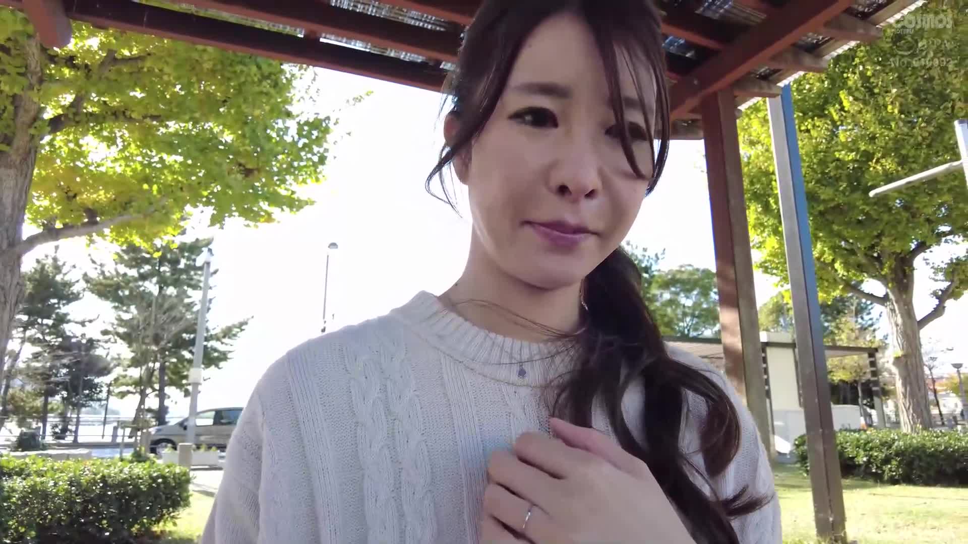 结婚20年的家庭主妇，过着平凡的生活。 最近，随着年龄的增长，我感觉我的心越来越冷……我想要像十几岁的时候那样火热的性爱，只要一个吻就让我的心颤动。 第一次也是最后一次与男友的不忠中出性行为仅一天 凯伦（43... - AV大平台-中文字幕,成人影片,AV,国产,线上看