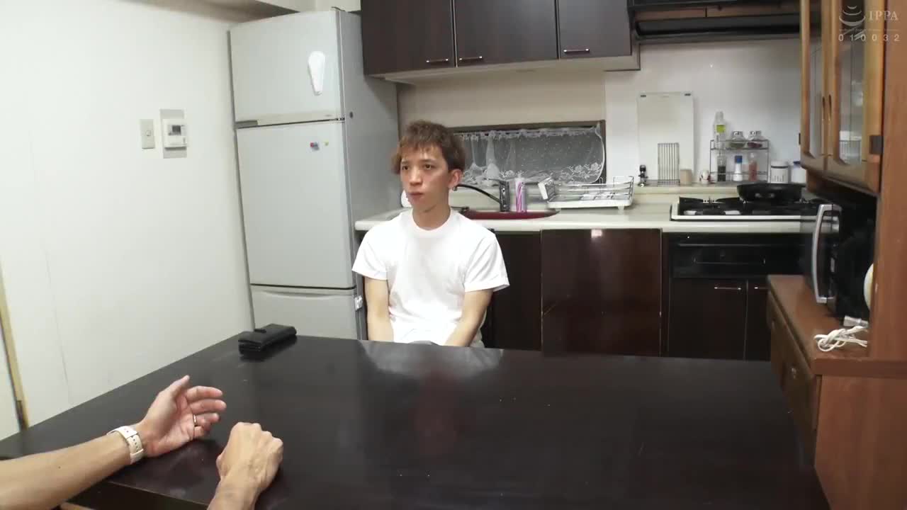 姊姊是宅男的性欲怪兽！姊姊的性欲处理是我的工作！宅男姊姊只要想要，就会叫我来，从门口伸出下半身和保险套来解除性欲！ - AV大平台-中文字幕,成人影片,AV,国产,线上看