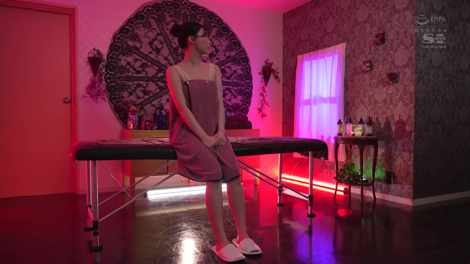 飞跃空中的虾子，沉溺于反弯媚药浸泡的性交，纯洁的女大学生堕落。黑岛玲衣 - AV大平台-中文字幕,成人影片,AV,国产,线上看