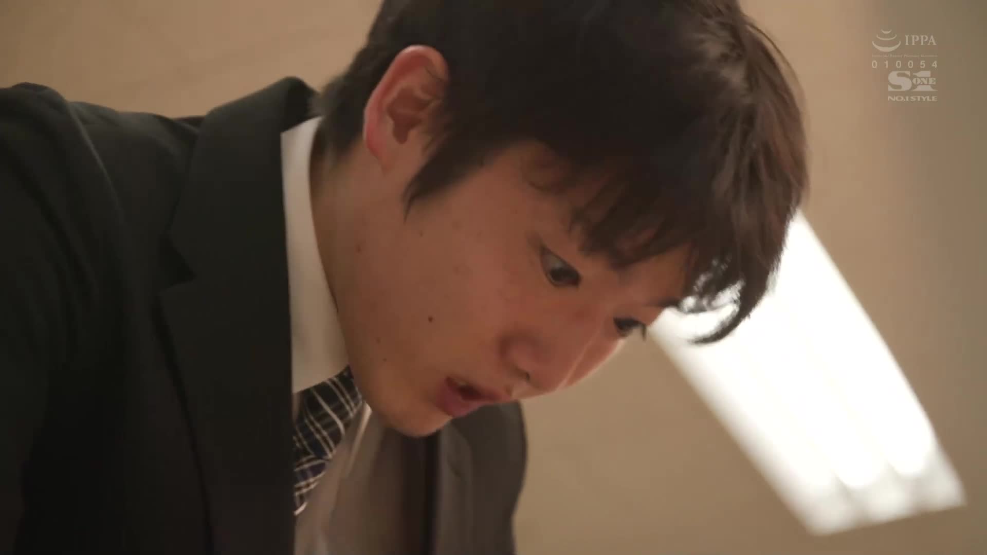 乳房被欲望操纵的同居NTR：性骚扰、权力骚扰、嘲讽、缠绕…被不适当且落伍的中年上司粗暴地摸弄而堕落的Jcup偶像。五条恋 - AV大平台-中文字幕,成人影片,AV,国产,线上看