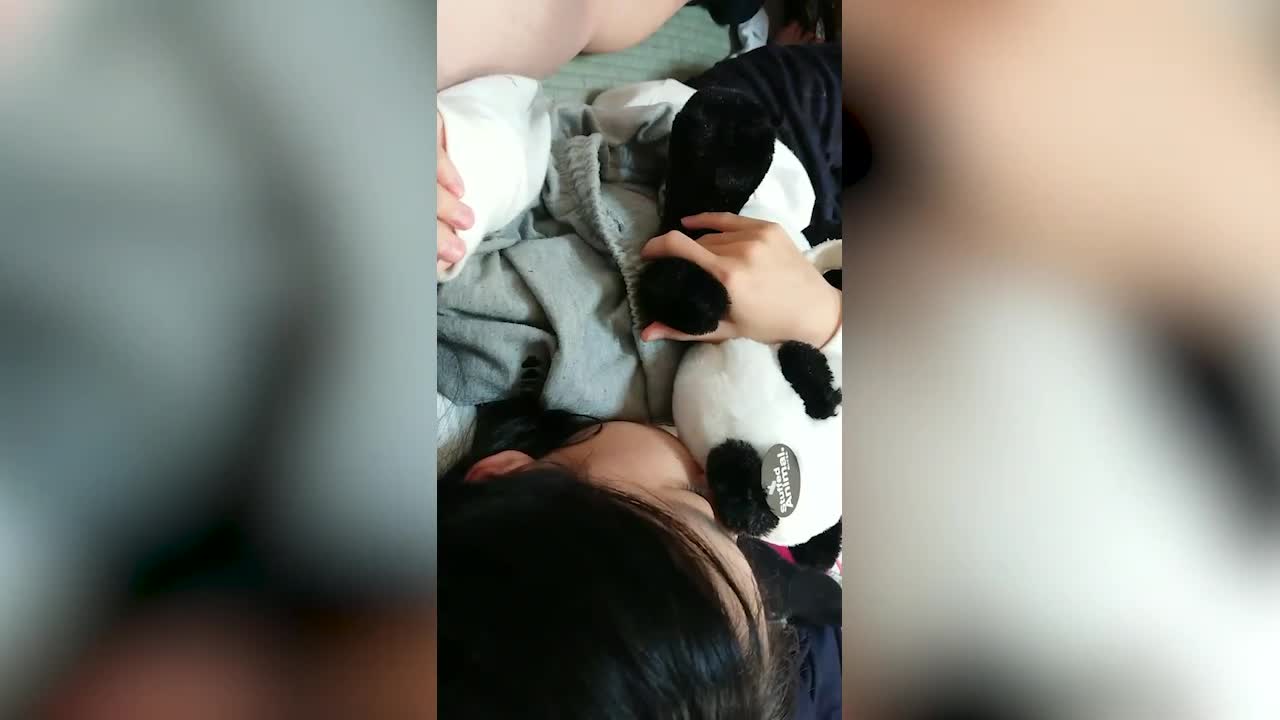 露脸泄密！清纯漂亮美少女被老司机男友出租房调教成小母狗，日常抠B玩肏妹子又痛又爽的嗲叫 - AV大平台-中文字幕,成人影片,AV,国产,线上看