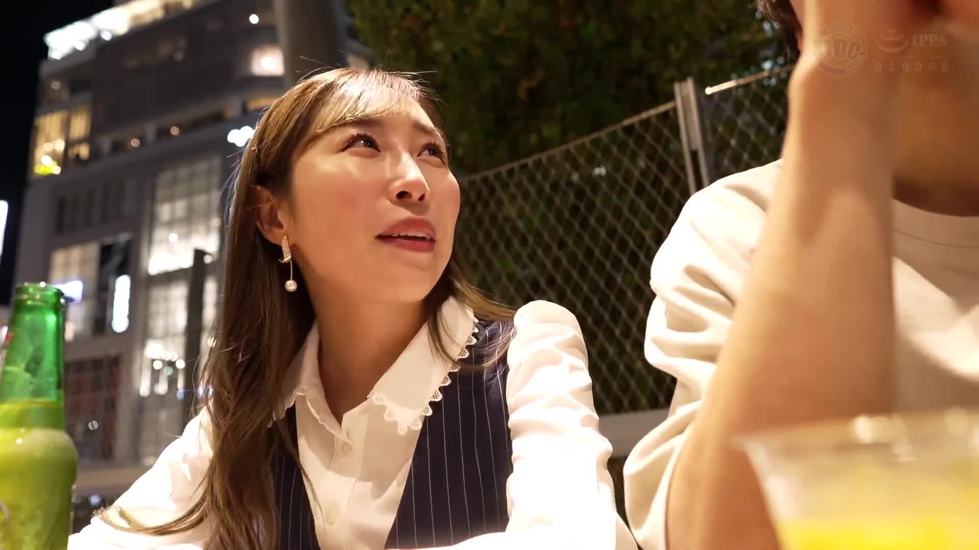 【分泌大量费洛蒙的无裤OL】“大家都很好所以选不出来...”没有恶意但是与多人交往的纯真淫荡姐姐被拍下来惩罚性爱！！在甜美的声音中满足地享受著生肉棒的淫乱女人，射满满的精液中出！！【她无止境的色情】【Yuri】 工藤Yuri - AV大平台-中文字幕,成人影片,AV,国产,线上看