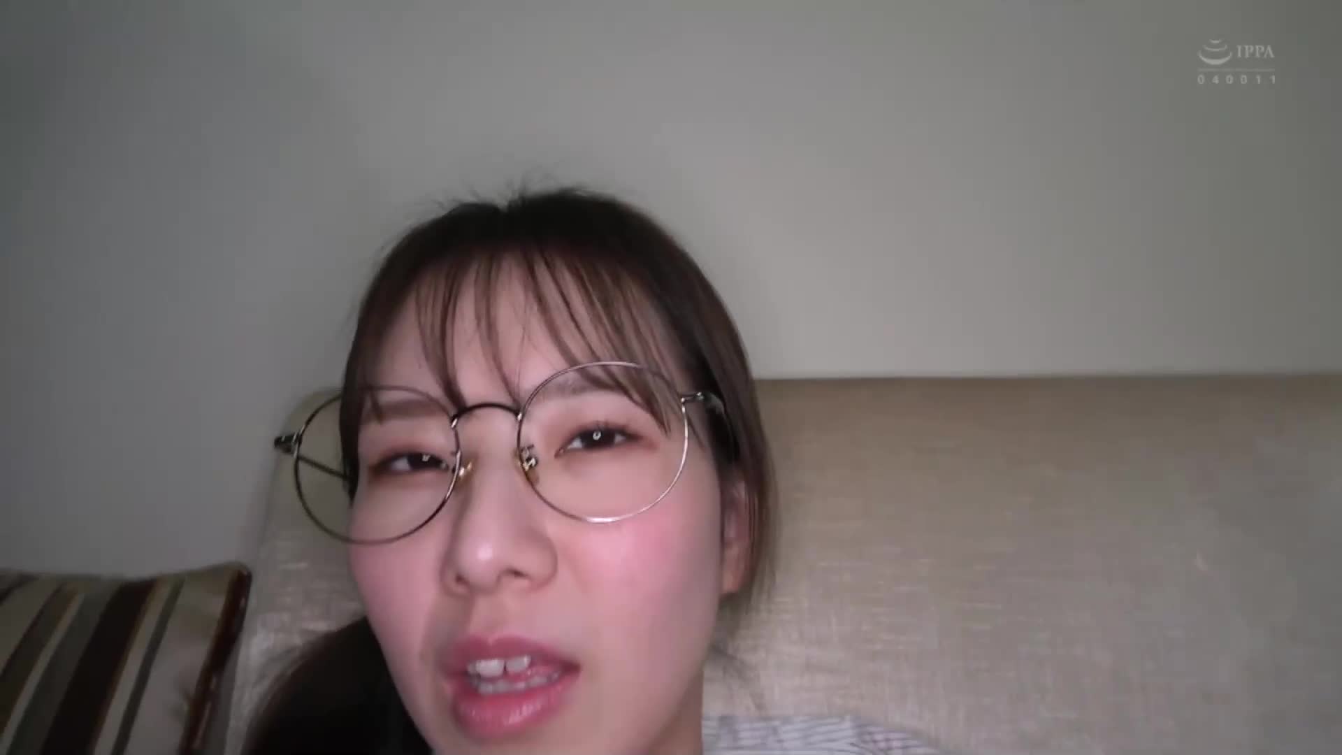 「我等不及要这么做了...」这个沮丧、忧郁的女孩说道，但是当我邀请她进行一段时间以来的第一次性爱时，她的欲望被点燃了。 <同人志艺人> Sumire-san [饭店 POV 通奸约会] Sumire Hoshino - AV大平台-中文字幕,成人影片,AV,国产,线上看