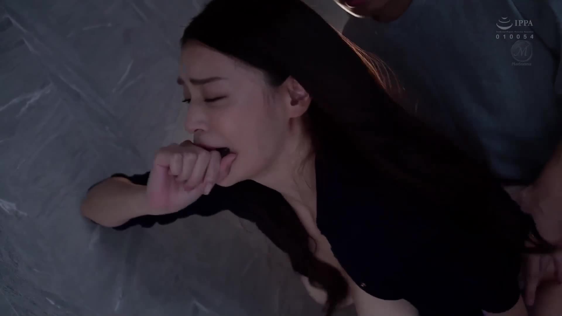 我从一个自夸每周和妻子发生性行为3次的朋友那里，成功地将他的妻子每周5天、每次3到4次、总共18次中出。橘玛丽 - AV大平台-中文字幕,成人影片,AV,国产,线上看