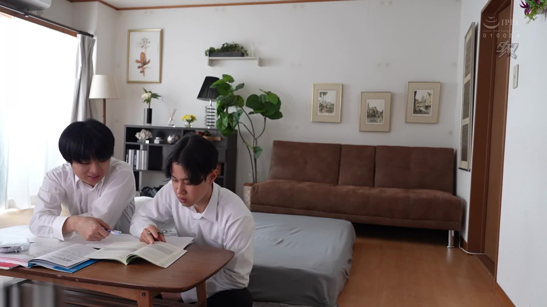 [AI解码版]每天对着妈妈散发爱意光芒，一个月后，迷失理智的妈妈一再与我们交缠不休 妃光莉 - AV大平台-中文字幕,成人影片,AV,国产,线上看