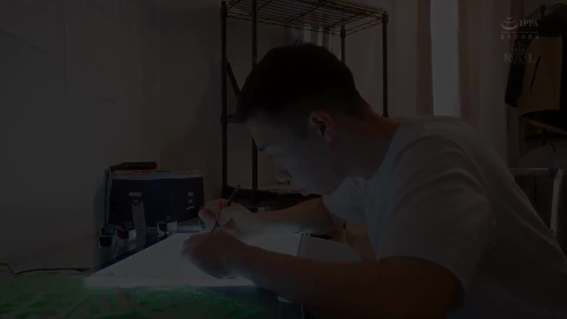 看到隔壁的模特级姊姊看着妄想色情漫画！这位害羞淫荡的她一直要求做爱直到阳具完全空虚。巴辉 - AV大平台-中文字幕,成人影片,AV,国产,线上看