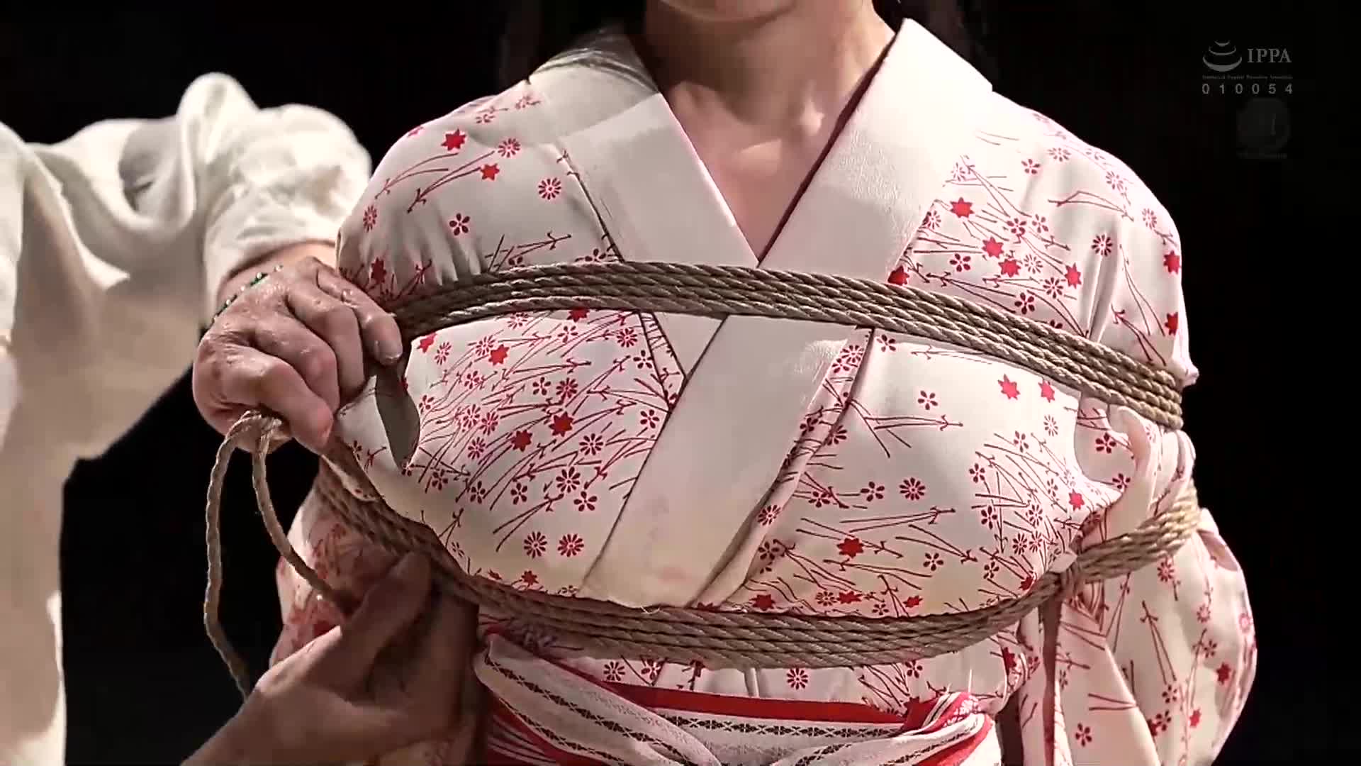 一色桃子【 Madonna100作品纪念】 我把我最爱的妻子送给了让她在紧缚表演中被寝取。啊…被绑住的你真是淫荡。 - AV大平台-中文字幕,成人影片,AV,国产,线上看