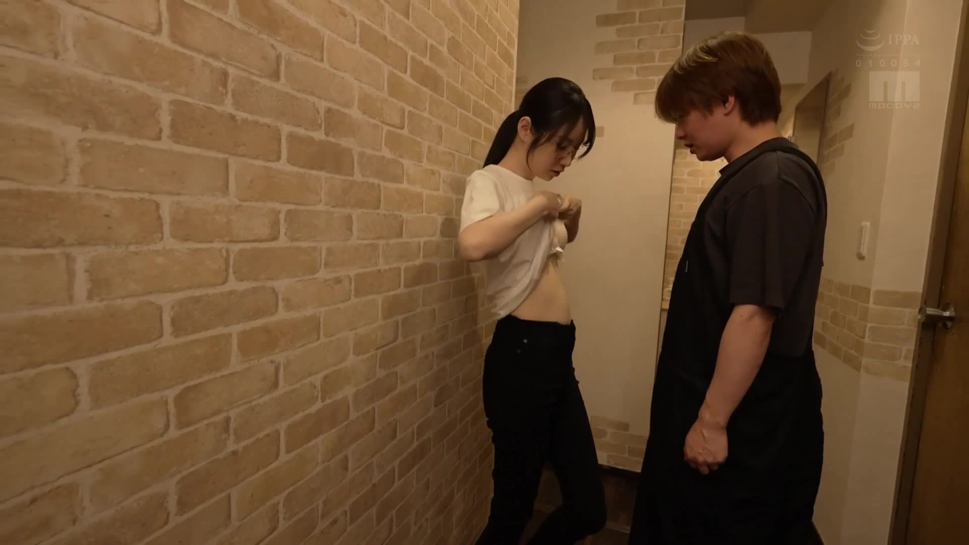 兼职工作的地味内向眼镜姐姐是个无尽的痴女怪物 朝日莉绪 - AV大平台-中文字幕,成人影片,AV,国产,线上看