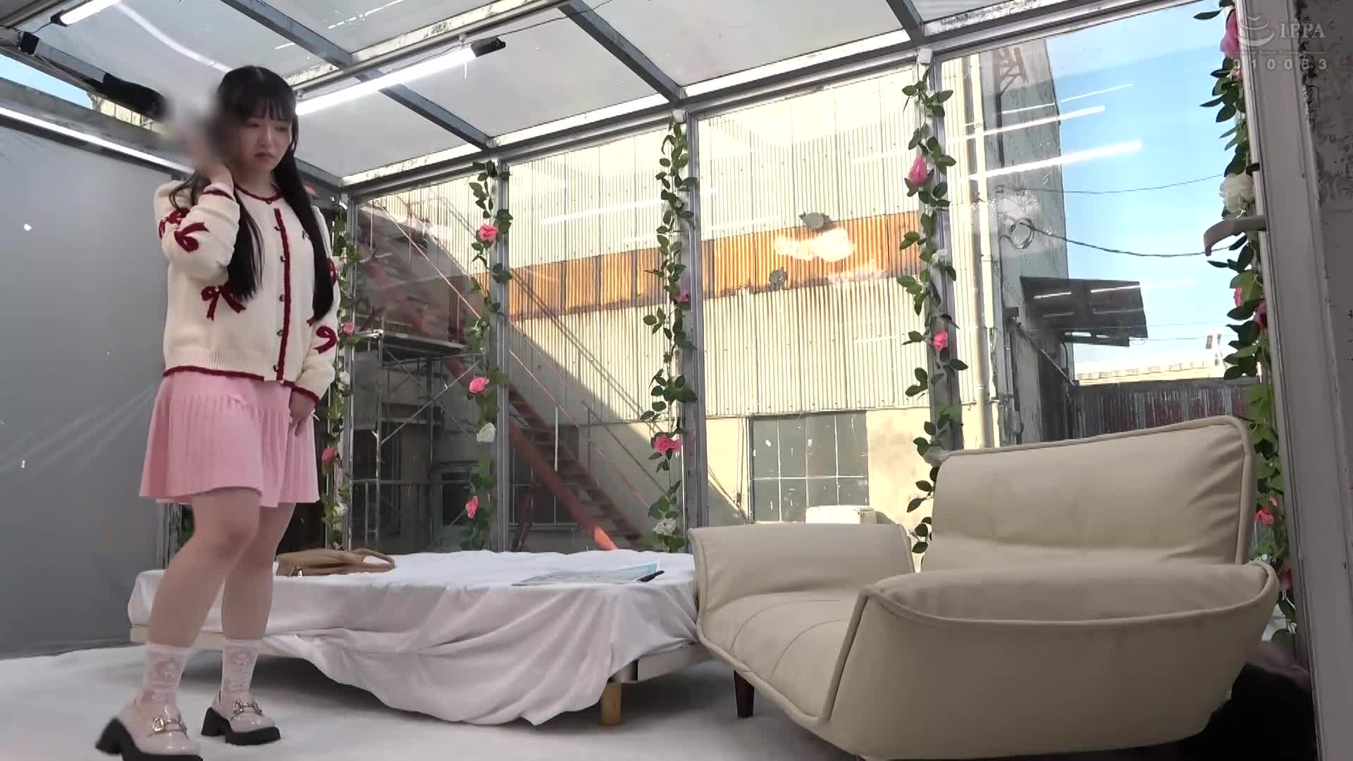 从MM号码逃脱：女大学生的友情串连计划。在30分钟内通过电话召唤朋友，让他们代替你逃离密室！如果超过限时，将立即进行性交！在朋友到来之前，激烈的抽插不停止，内射将不会结束。在魔镜中。 - AV大平台-中文字幕,成人影片,AV,国产,线上看