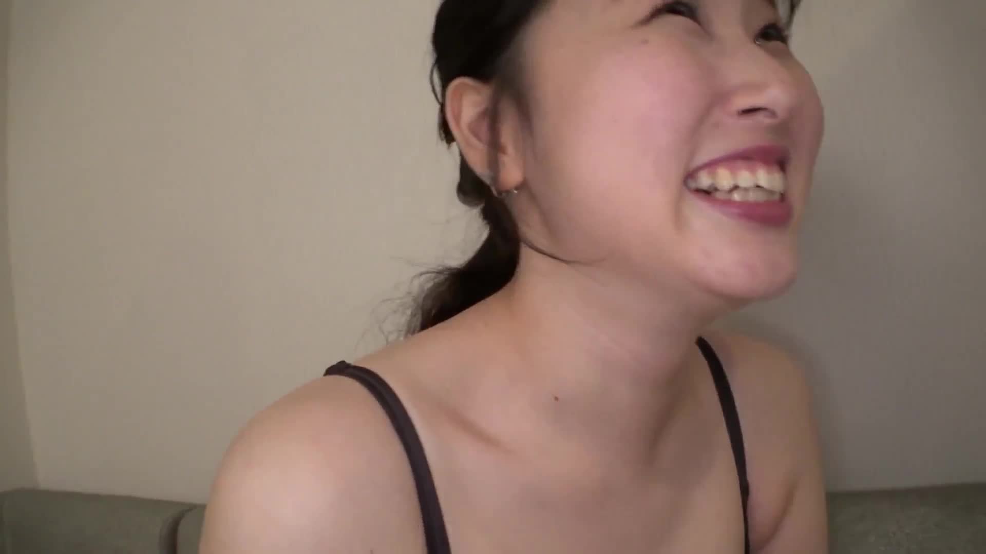 【治愈笑容×M女反差】明亮活泼的护理学生，一旦开始就停不下来...！真正轻浮，初次拍摄。 2226 - AV大平台-中文字幕,成人影片,AV,国产,线上看