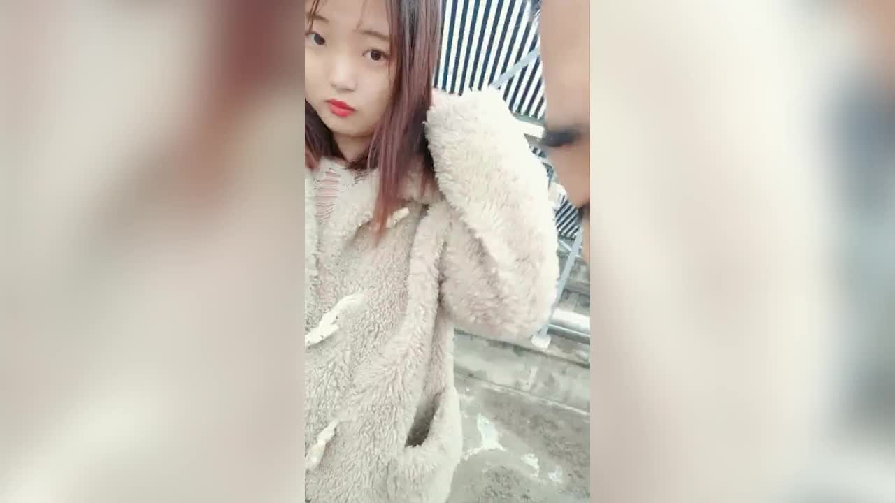 潮州户外嫖妓达人小哥搭讪个很嫩的站街妹上楼顶冒着大风啪啪 - AV大平台-中文字幕,成人影片,AV,国产,线上看
