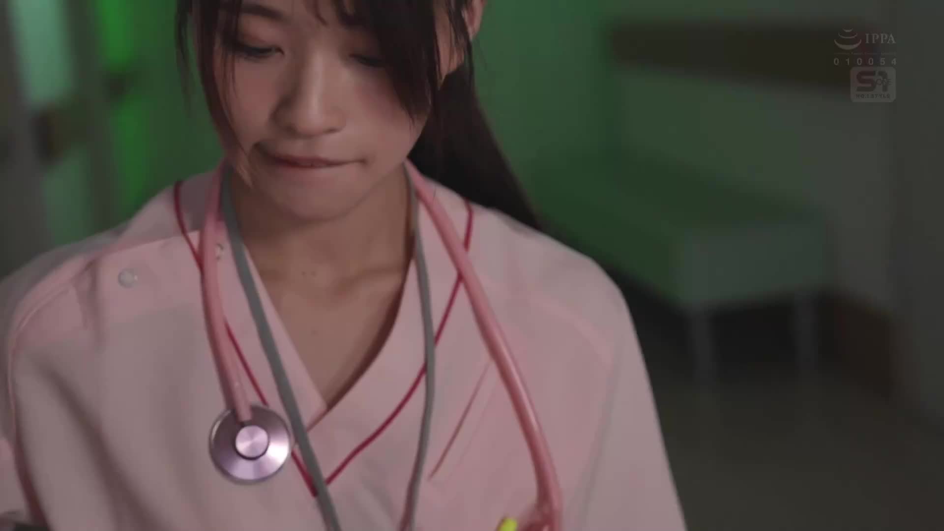 第二次参演AV，脱下盔甲（护士服）的治愈白衣裸天使。在离职前几天的拍摄中近距离追踪，成为正式AV女优的成长记录三场。樱美樱 - AV大平台-中文字幕,成人影片,AV,国产,线上看