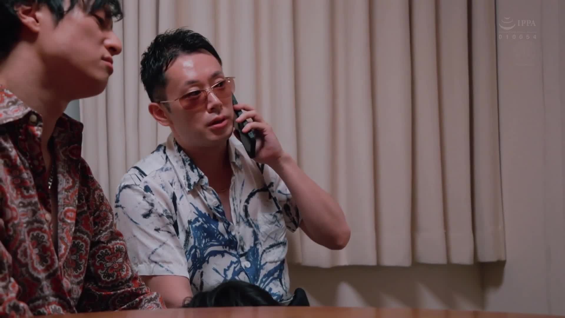 高级俱乐部的人妻，被太客的汗水和体液弄脏，闭店后进行中出枕头生意。筱原伊代 - AV大平台-中文字幕,成人影片,AV,国产,线上看