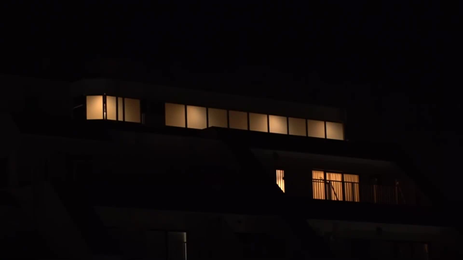 [VIP会员点播]妻子旁边一直偷偷责备我的隔壁太太的诱惑逆NTR按摩 舞原圣 - AV大平台-中文字幕,成人影片,AV,国产,线上看