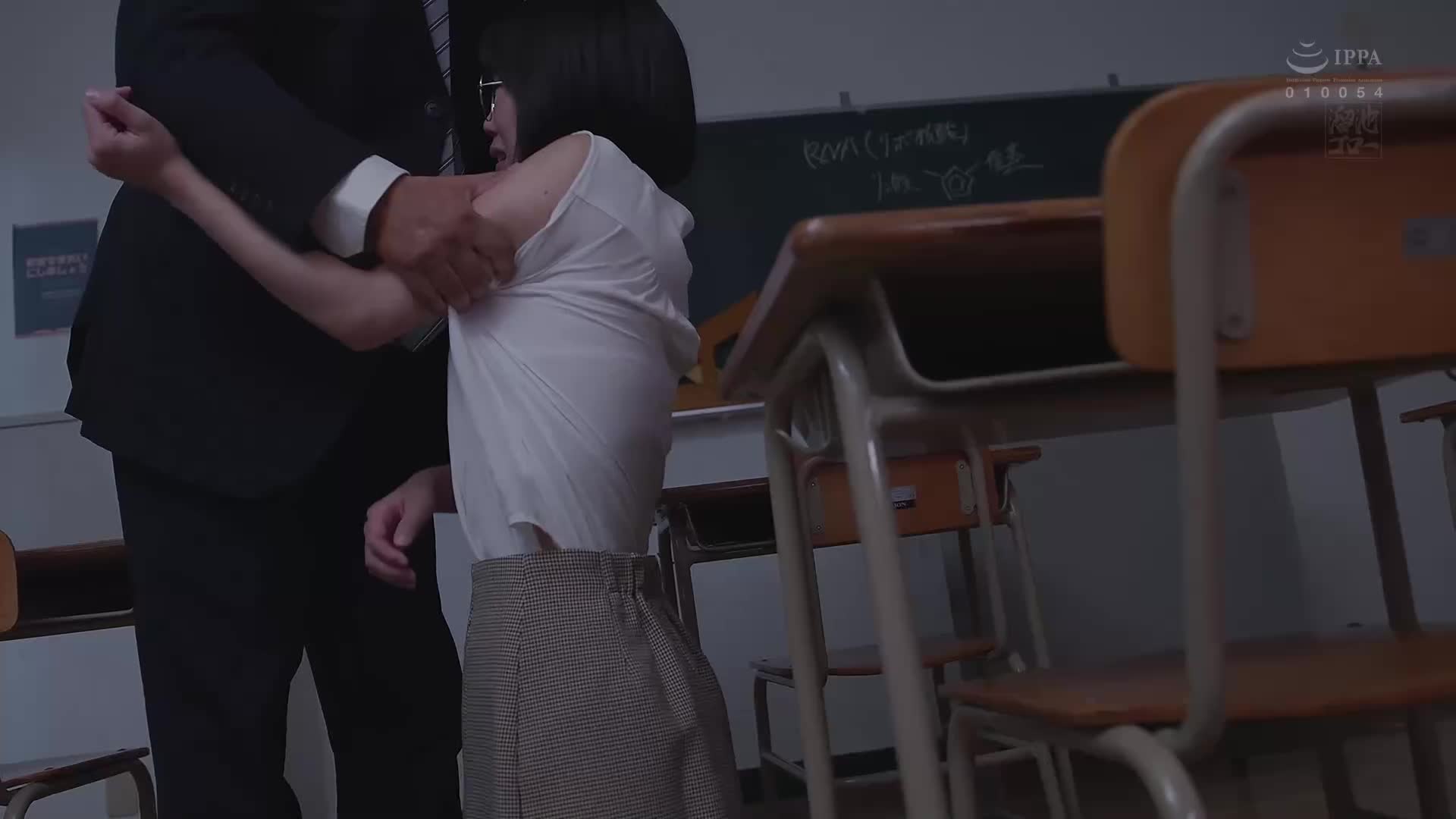 [AI解码版]为了取得毕业资格，妻子开始上夜校 NTR 第二次错误，难忘的高潮 - 雨宫绫花 - AV大平台-中文字幕,成人影片,AV,国产,线上看