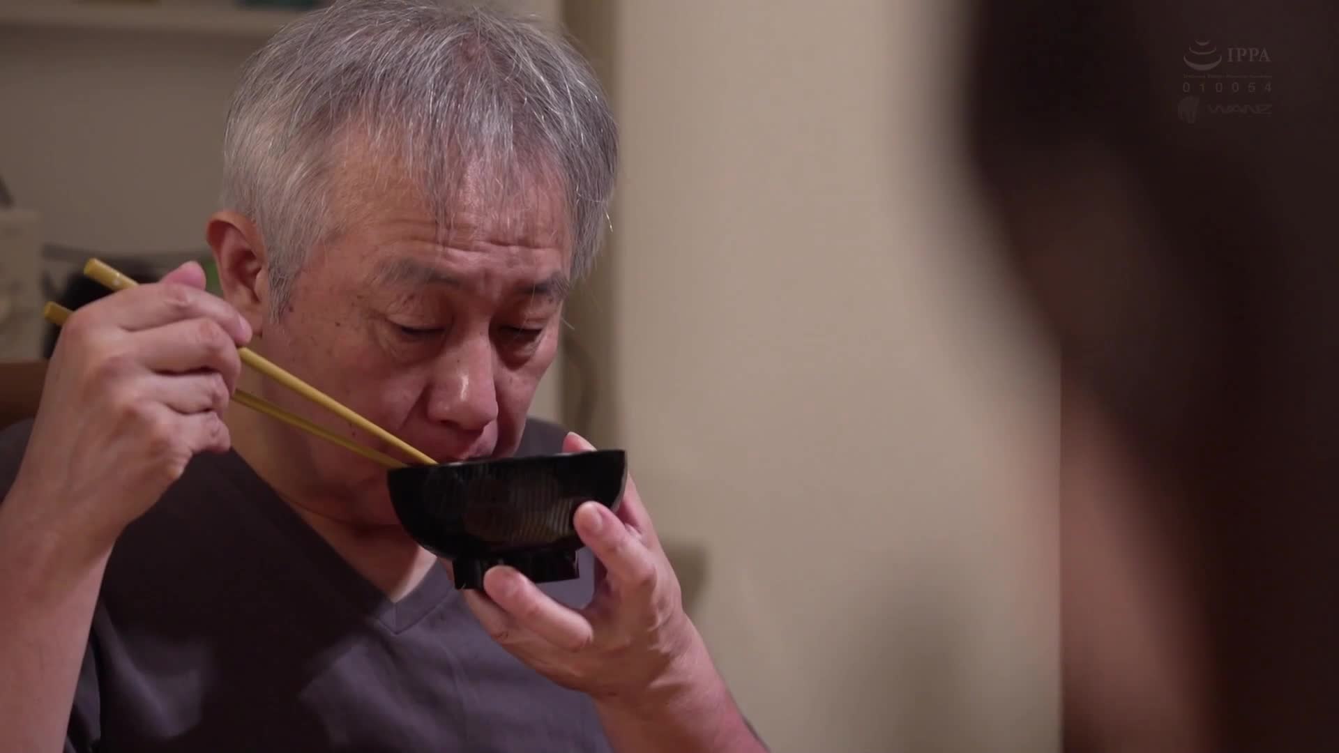 [AI解码版]枯燥老头爱好美乳女子，浓稠体液交缠狂恋，淫荡种植同居21次 五日市芽依 - AV大平台-中文字幕,成人影片,AV,国产,线上看