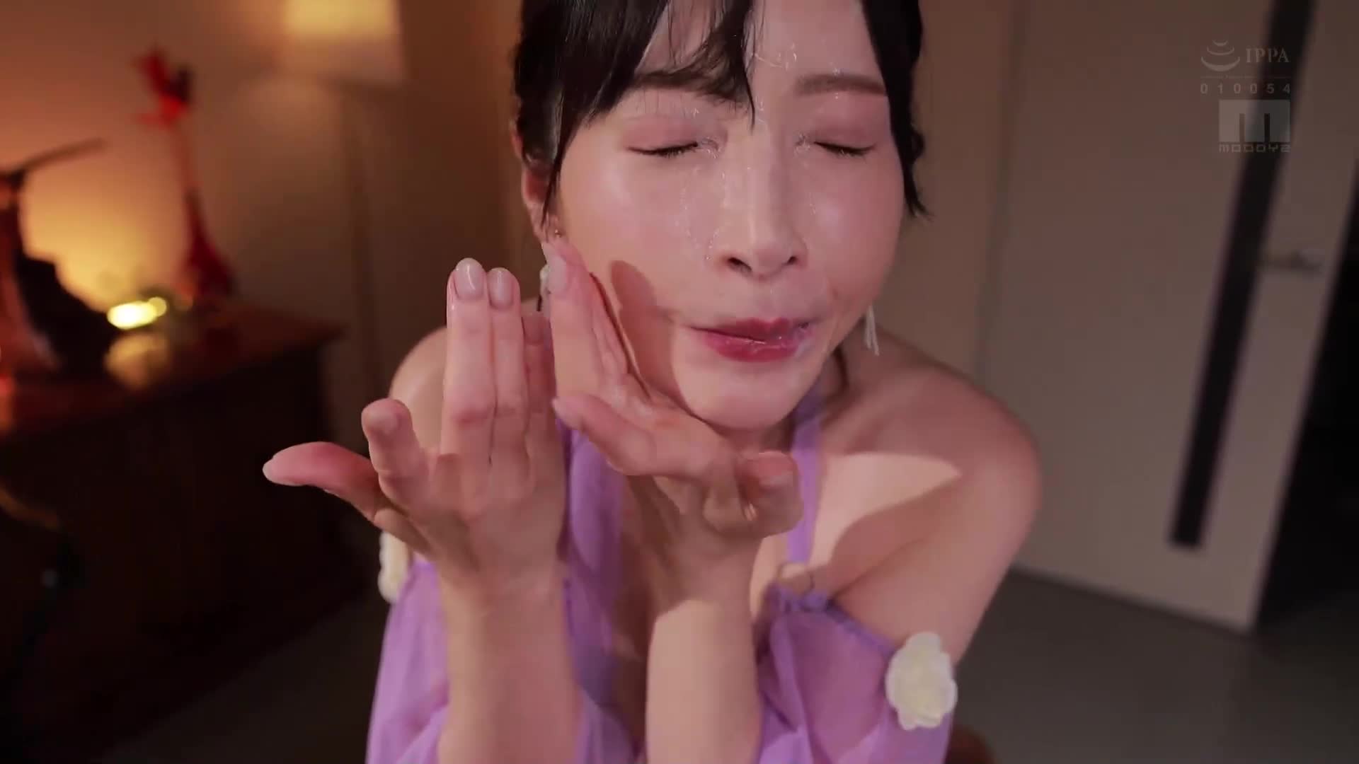 哎呀！ ？竟然在这种地方帮我解决？被引诱之后，被逼得无法忍受，一直到阳具快要变成怪物的地步，我只能放弃自己的战斗技术，放弃吸食姐姐佐佐木明希的恋爱。 - AV大平台-中文字幕,成人影片,AV,国产,线上看