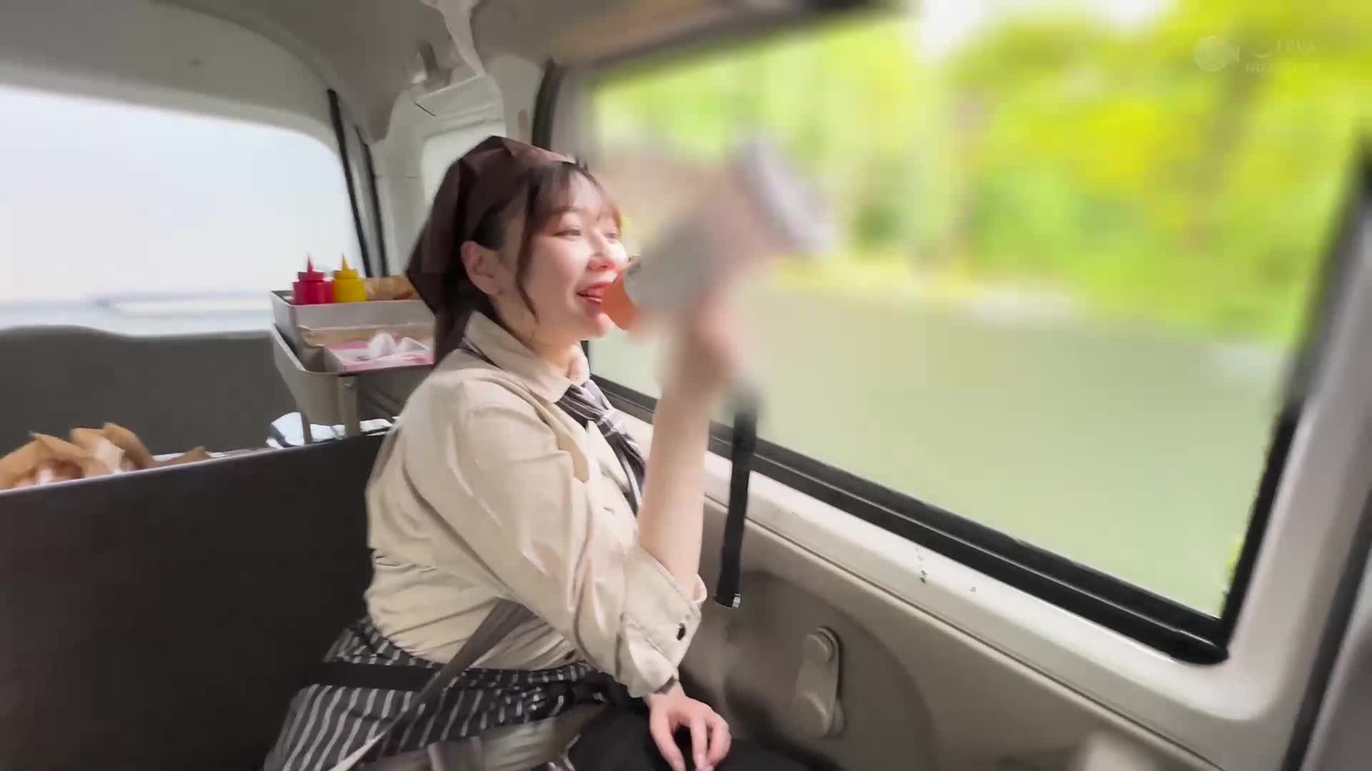 热门 AV 女优挑战！在潮吹摊位卖热狗！逢月日葵 小坂向日葵 - AV大平台-中文字幕,成人影片,AV,国产,线上看