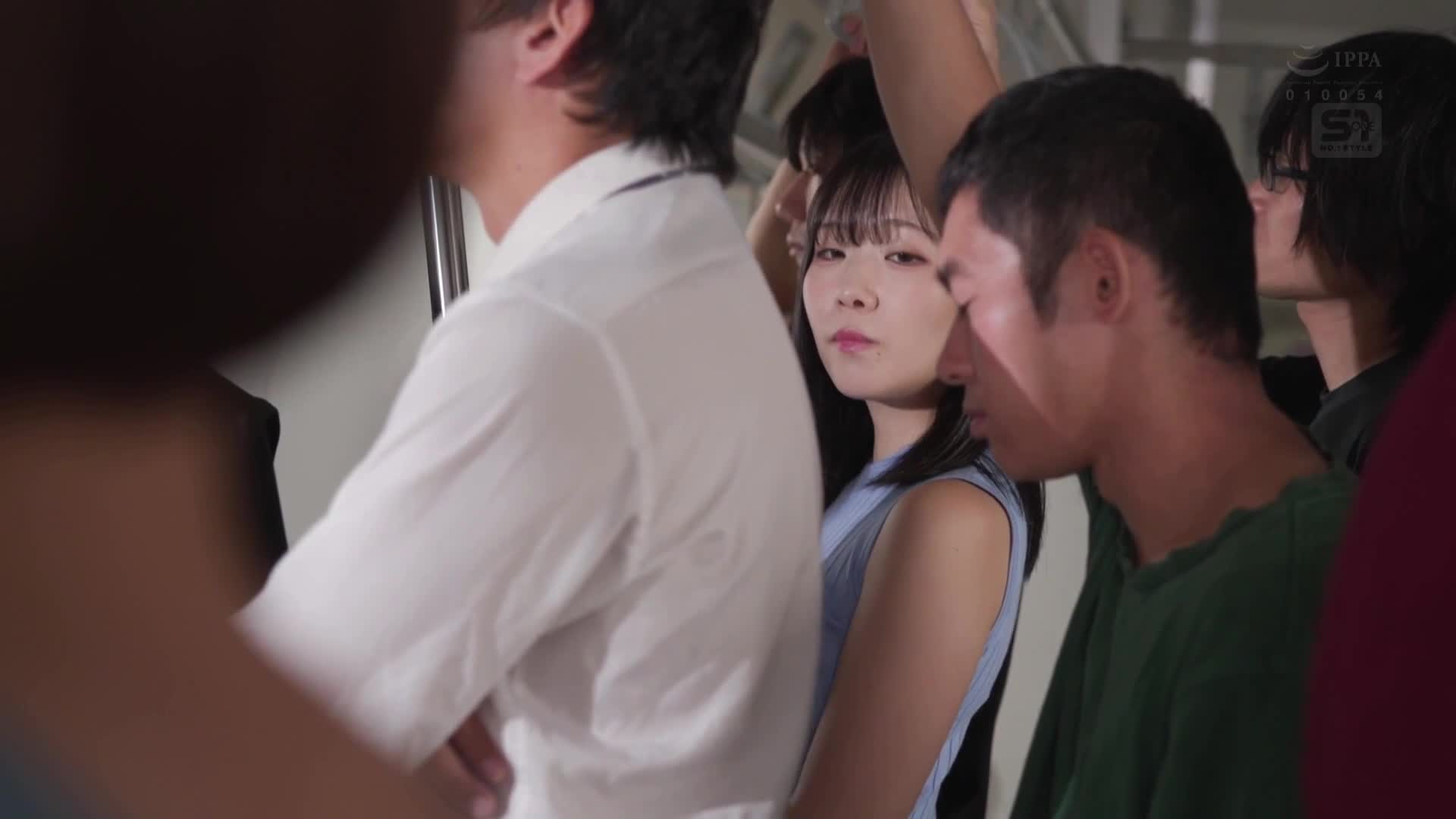 “我...明明是个阿姨却...”在女儿身边被愚蠢了，即使抵抗也开始有感觉，最后被射了！！性欲不满的母亲 奥田咲 - AV大平台-中文字幕,成人影片,AV,国产,线上看