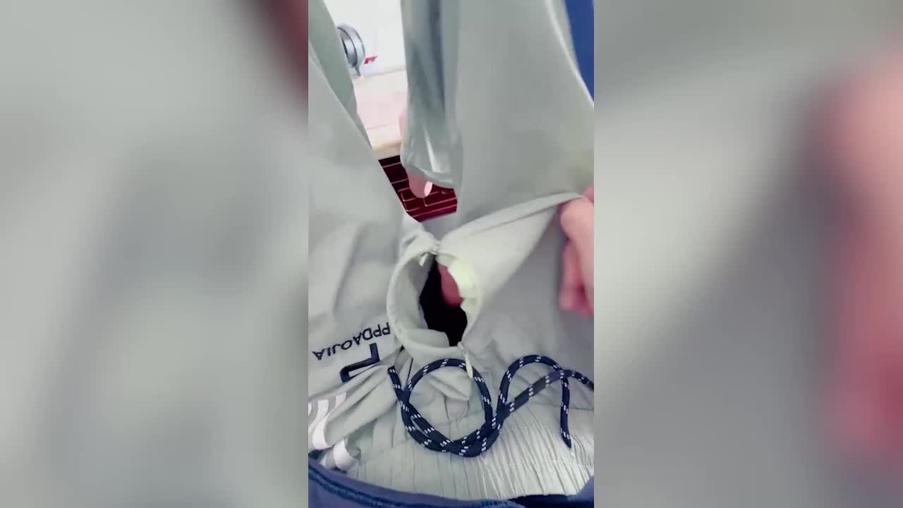 《意淫自己妹妹》爸妈在厨房客厅让妹妹口爆吞精趁其不备插射到阴道深处嫩穴装不下精液都溢出来了 - AV大平台-中文字幕,成人影片,AV,国产,线上看