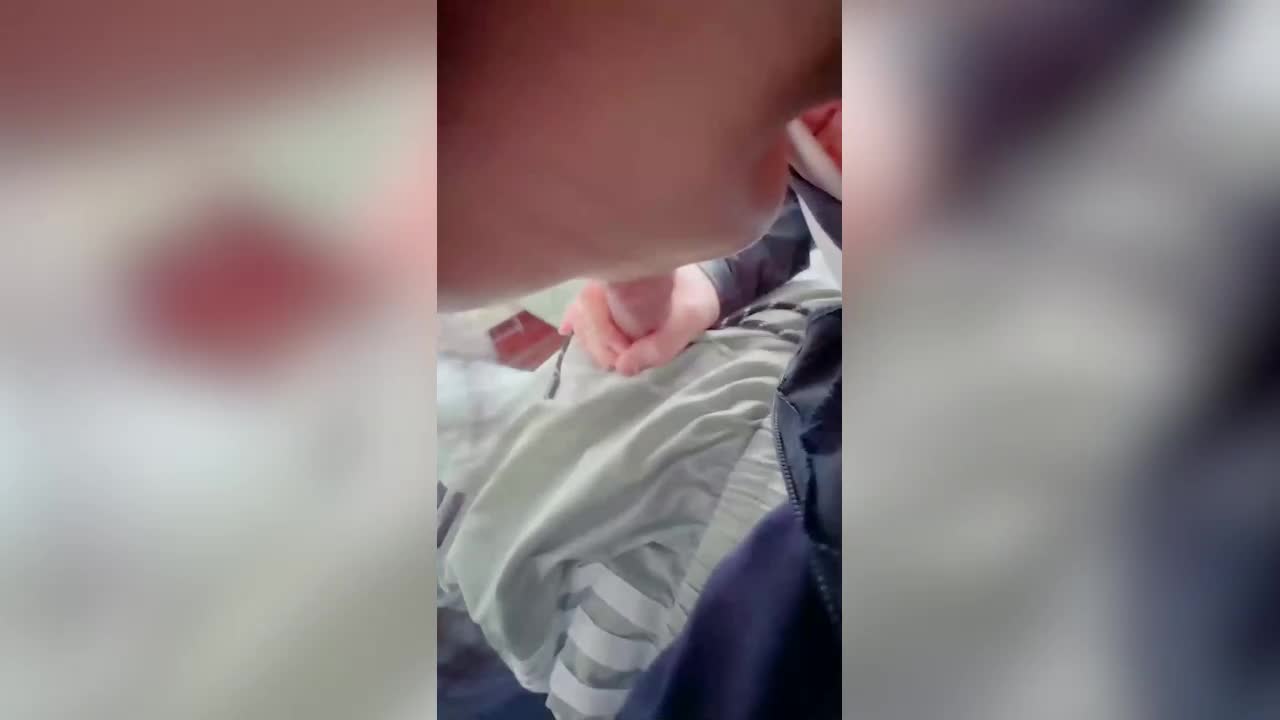 《意淫自己妹妹》爸妈在厨房客厅让妹妹口爆吞精趁其不备插射到阴道深处嫩穴装不下精液都溢出来了 - AV大平台-中文字幕,成人影片,AV,国产,线上看