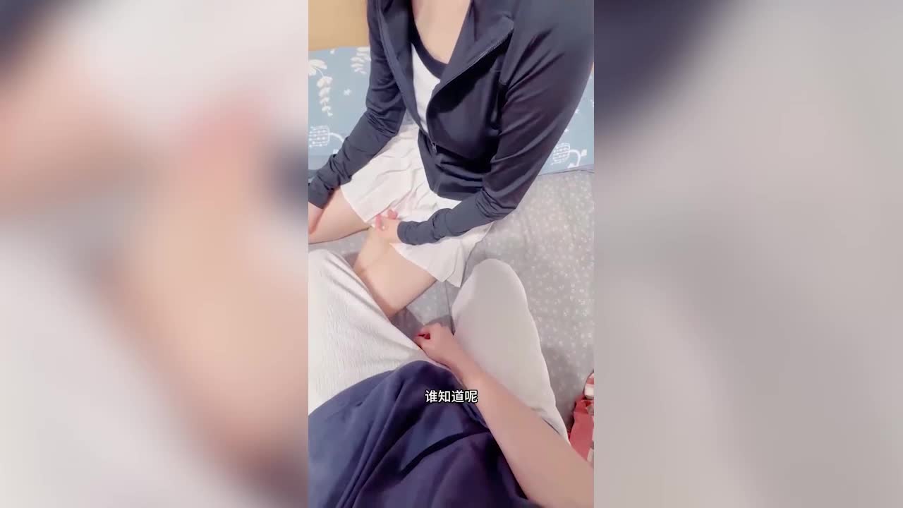 《意淫自己妹妹》爸妈在厨房客厅让妹妹口爆吞精趁其不备插射到阴道深处嫩穴装不下精液都溢出来了 - AV大平台-中文字幕,成人影片,AV,国产,线上看