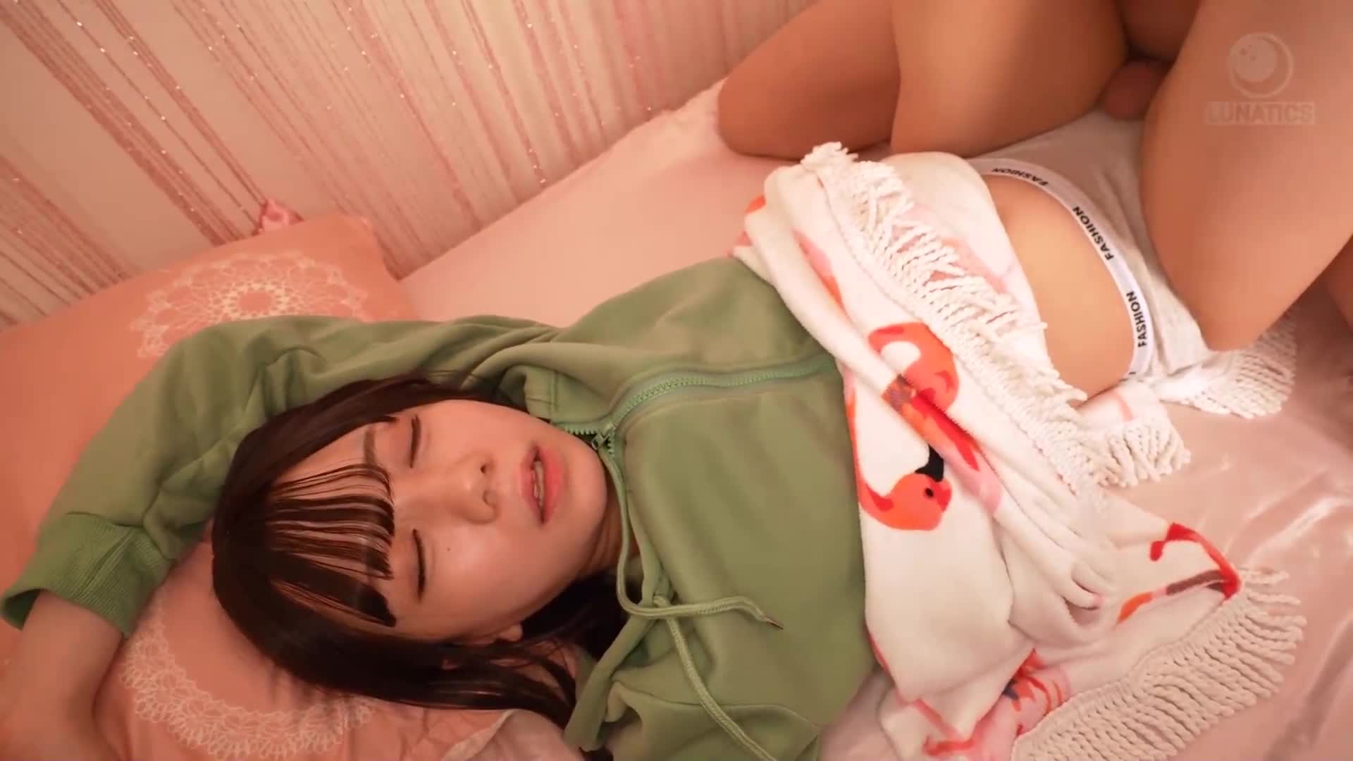 [AI解码版]小余纯美稚嫩姪女白皙肌色无防备裸体诱惑无法忍耐与光滑无毛摩擦不停愈摩甜蜜汁液黏附挣扎之中鱼蛋插入无力滑入！未成熟阴道过于紧窄多次内射早泄射爆。日向由奈 - AV大平台-中文字幕,成人影片,AV,国产,线上看