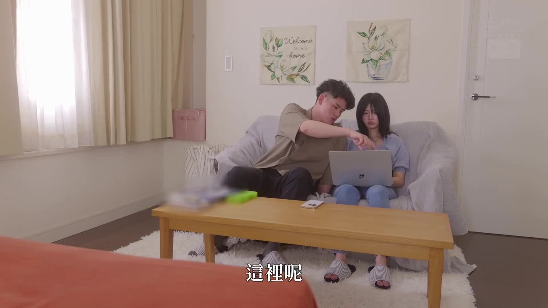 [AI解码版]“只是用手摸摸摸，不算出轨啦”美魔女女友的巨乳妈妈用紧密贴身手交让我腰腿软软无法站立，直到射精 JULIA - AV大平台-中文字幕,成人影片,AV,国产,线上看