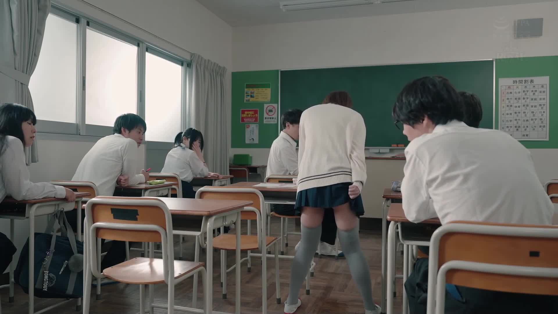 绝对尿失禁领域：被同学灌输催情药，时常滴滴湿腿水，堕入淫乱优等生状态。小栗操 - AV大平台-中文字幕,成人影片,AV,国产,线上看
