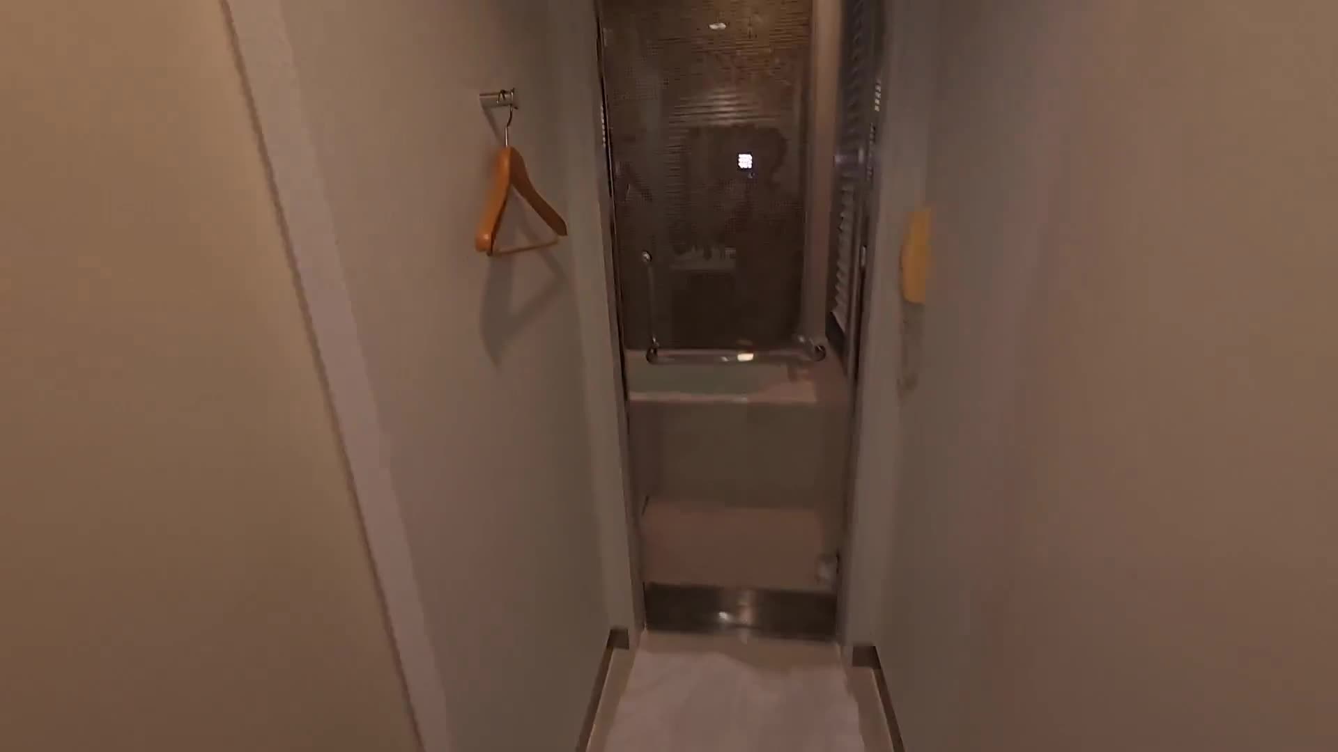 [AI解码版]用比我的脸还大的巨根...【爆裂H罩杯×中出×NTR】【成人禁忌的情趣内衣性交】"我超爱大鸡鸡...♪"被插入深处，狂欢不止－。摇摆著大H罩杯乳房。暗中中出偷情被丈夫允许！！！禁忌的真实性爱！！！！【结婚2年目 27岁的波浪女士】#33 - AV大平台-中文字幕,成人影片,AV,国产,线上看