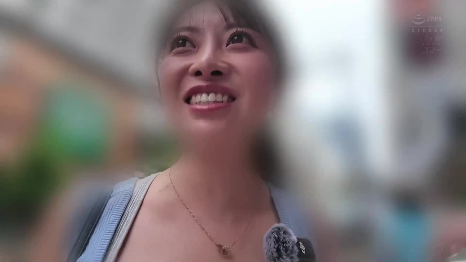 这里是在外面却...。被小恶魔姐姐用诱惑的耳语强迫勃起，被多次拒绝直到变成阳具白痴，然后品尝人生最棒的射精，绝望的润宇瑠瑠 - AV大平台-中文字幕,成人影片,AV,国产,线上看