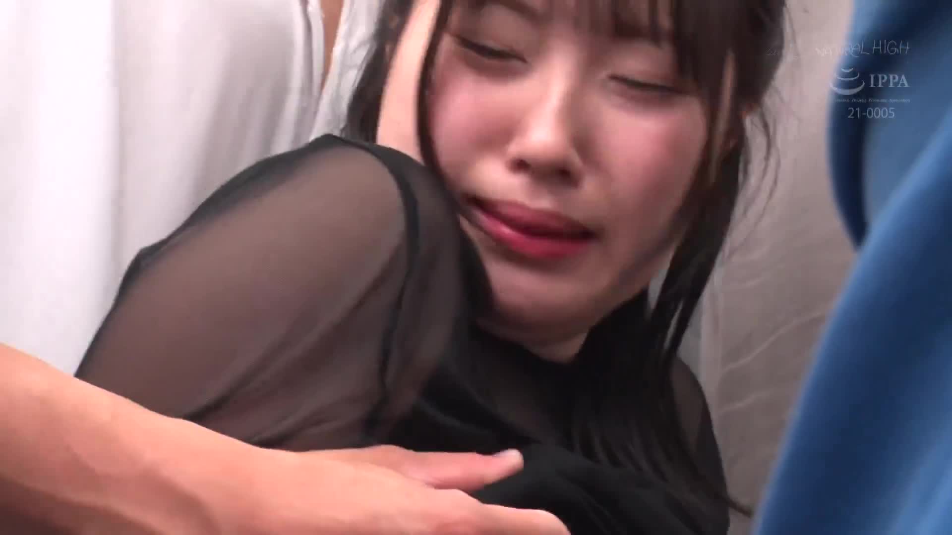 电车上被取走内衣，无法抗拒羞耻地展示透明上衣的巨乳女孩3 - AV大平台-中文字幕,成人影片,AV,国产,线上看