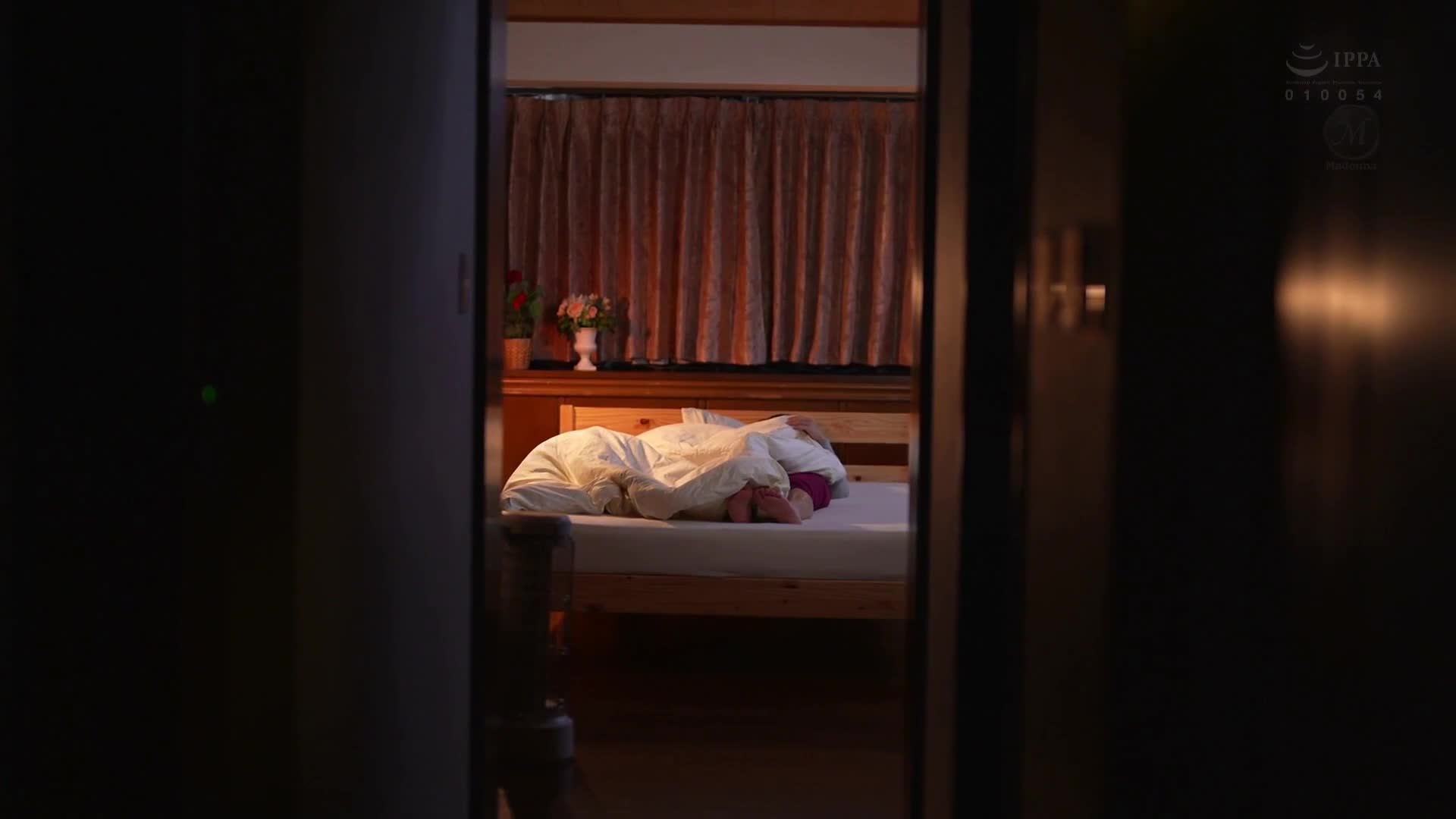 [AI解码版]在所有家人都离开了的老家，我和母亲度过了近亲相奸的日子。纱月樱 - AV大平台-中文字幕,成人影片,AV,国产,线上看