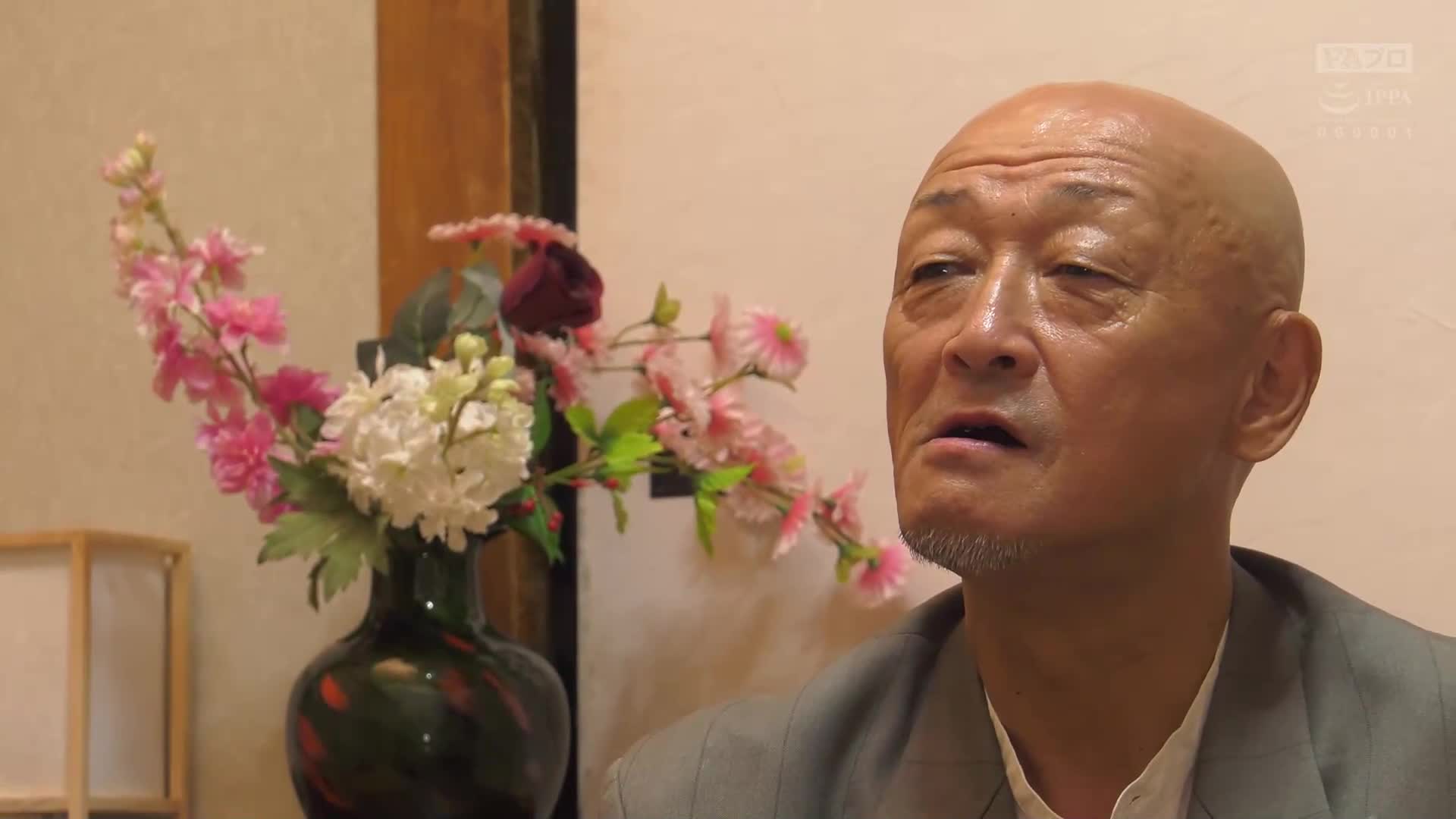 夫妻交换的房间 金钱引诱的肉欲合约・熟女身躯被男人围攻 - AV大平台-中文字幕,成人影片,AV,国产,线上看