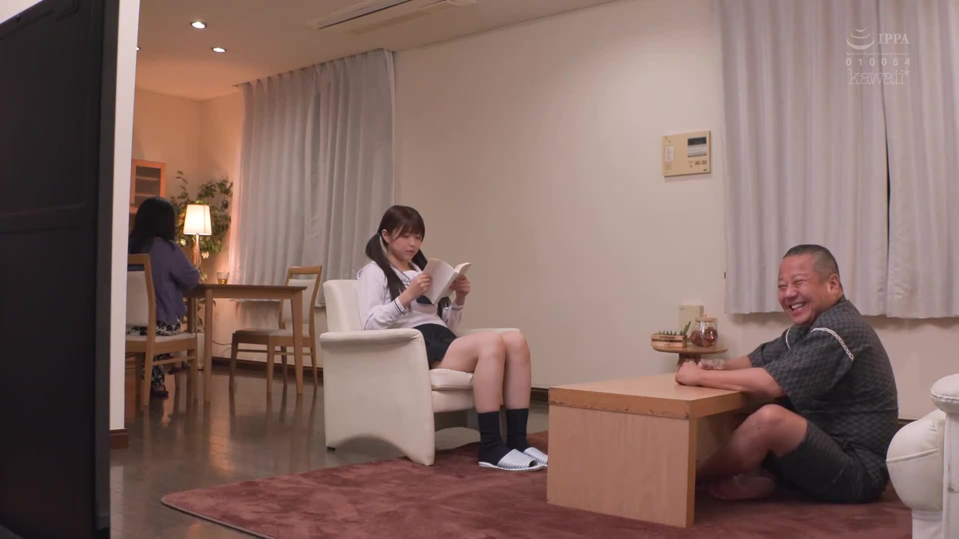 [AI解码版]总是认真沉默的继女，在一天嫁不在的时候突然露出微笑...对着我这个继父透露内裤的一瞬间。 青坂蓝 - AV大平台-中文字幕,成人影片,AV,国产,线上看