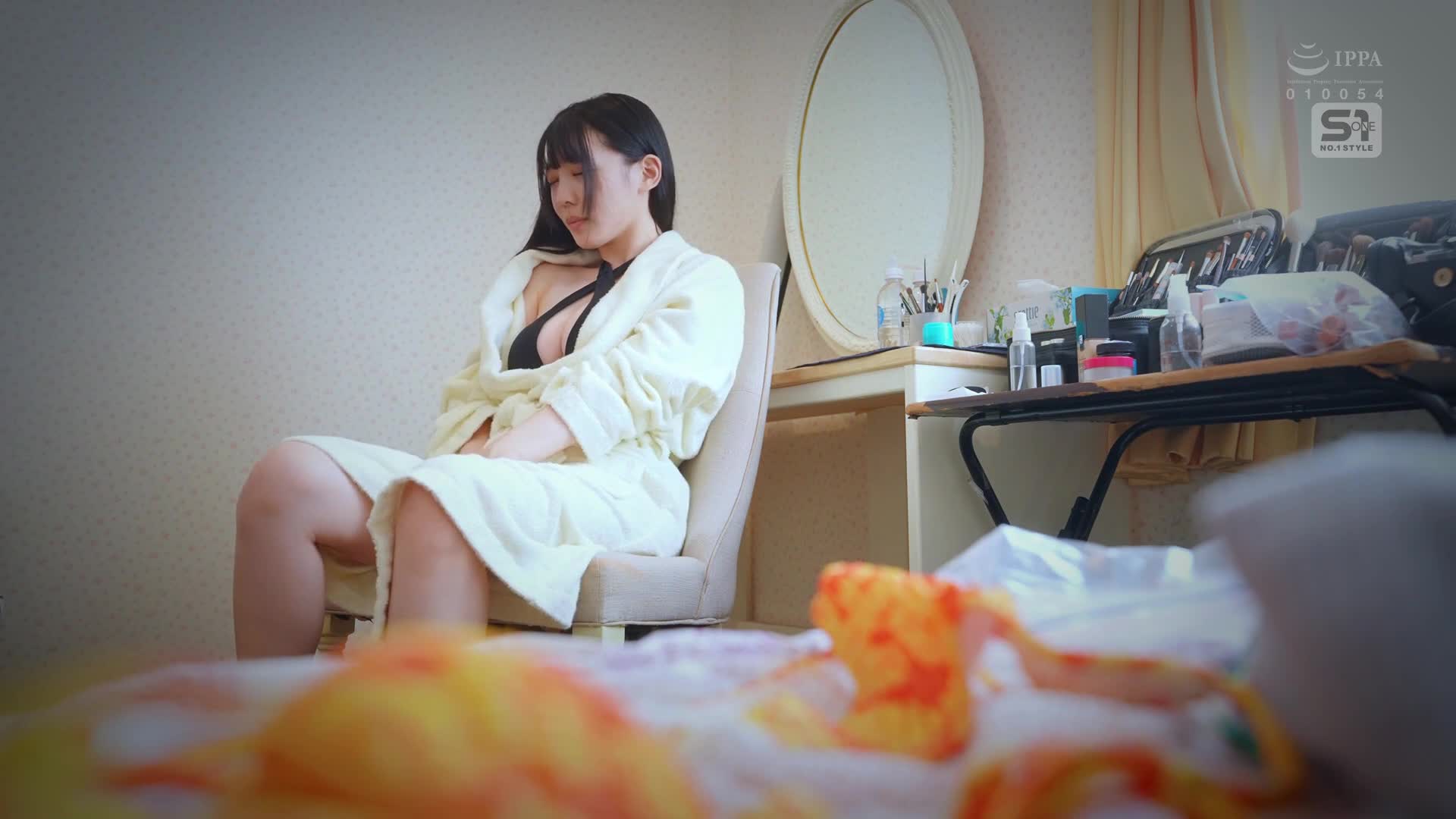 [AI解码版]娱乐圈蔓延的性骚扰问题：前童星偶像紫堂留衣 - AV大平台-中文字幕,成人影片,AV,国产,线上看