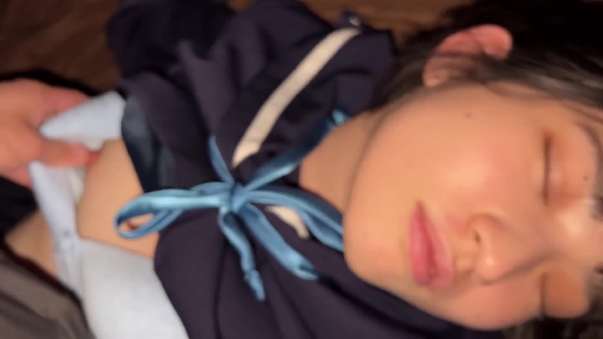 [AI解码版]萦绕 不停玩耍的南国香气 小小手脚充满活力地动着 不在乎走光 虽然还很小却学会化妆 裙子也短且染上颜色 两束头发活泼地摆动背着背包 手牵手快乐地走着 对着这样的女孩连续几天进行萦绕观察... Special2 - AV大平台-中文字幕,成人影片,AV,国产,线上看