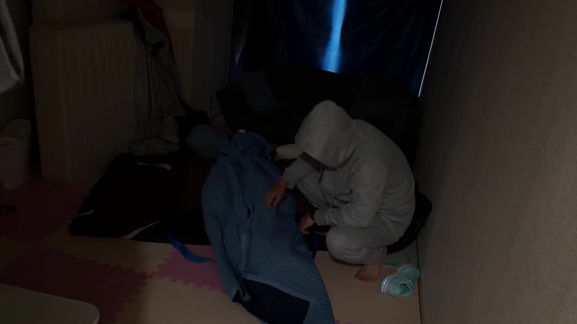 [AI解码版]萦绕 不停玩耍的南国香气 小小手脚充满活力地动着 不在乎走光 虽然还很小却学会化妆 裙子也短且染上颜色 两束头发活泼地摆动背着背包 手牵手快乐地走着 对着这样的女孩连续几天进行萦绕观察... Special2 - AV大平台-中文字幕,成人影片,AV,国产,线上看
