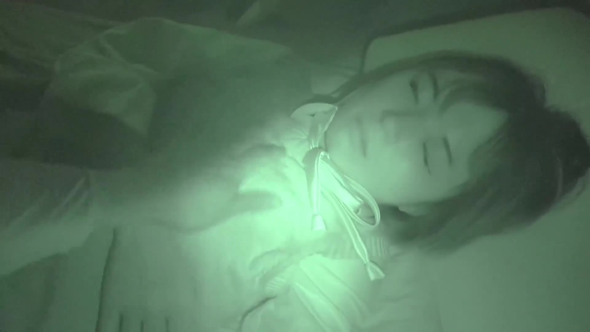 [AI解码版]萦绕 不停玩耍的南国香气 小小手脚充满活力地动着 不在乎走光 虽然还很小却学会化妆 裙子也短且染上颜色 两束头发活泼地摆动背着背包 手牵手快乐地走着 对着这样的女孩连续几天进行萦绕观察... Special2 - AV大平台-中文字幕,成人影片,AV,国产,线上看