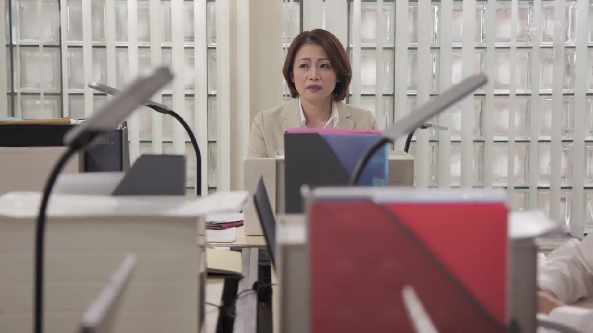[AI解码版]「部长已经成为我们的玩具了」：傲慢女上司在公司里屈服于耐力强的部下的凌辱团体交换──友田真希 - AV大平台-中文字幕,成人影片,AV,国产,线上看