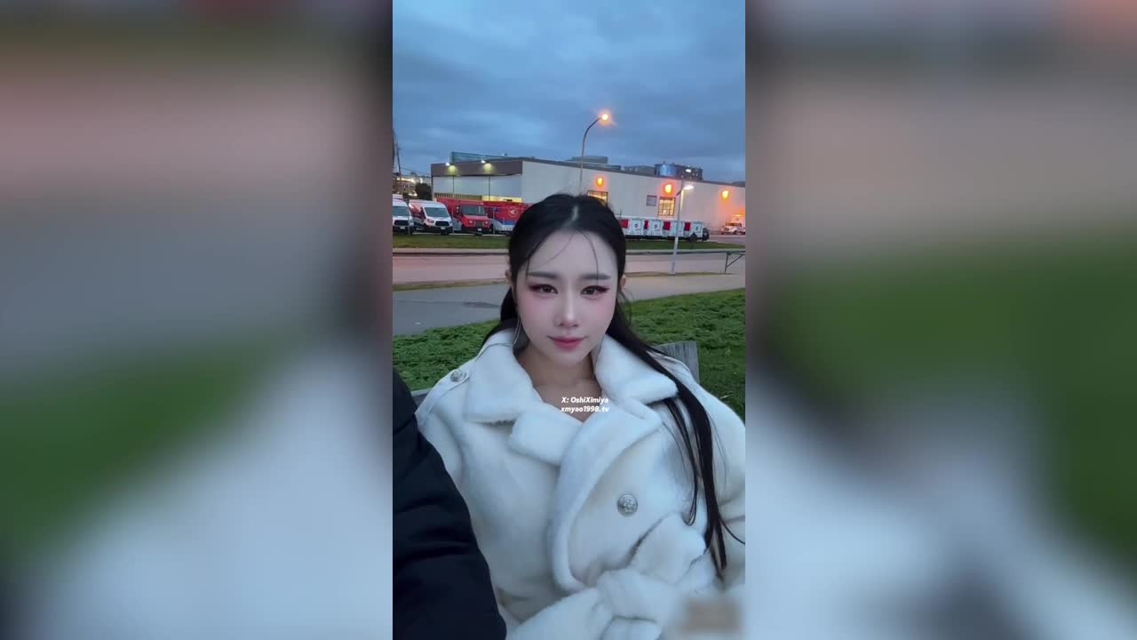 超美整活御姐-汐梦瑶-背后就是大马路！到处都是人来来往往，一对夫妻路过时我坐在JJ上真的动都不敢动一下，视频都无法还原当时的刺激！ - AV大平台-中文字幕,成人影片,AV,国产,线上看