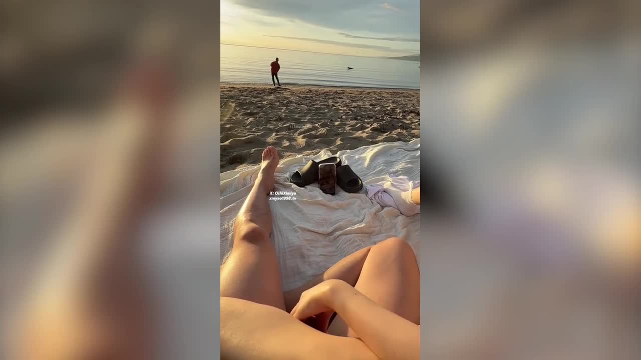 超美整活御姐-汐梦瑶-女神再次在海滩边整活，沙滩上口交的时候旁边一直人来人往，可是她根本不怕，还说给他看到又怎样，太牛了~最后口爆的一嘴都是 - AV大平台-中文字幕,成人影片,AV,国产,线上看