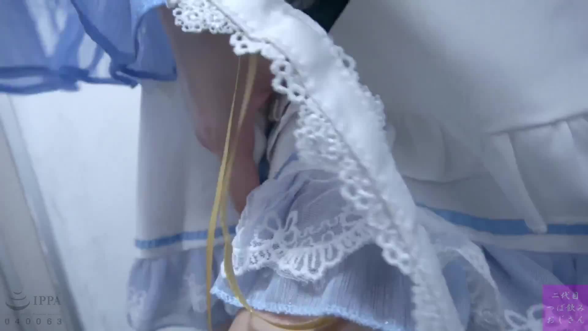 真实巨乳I罩杯×巨乳轮清纯系贱女美少女cosplay19岁豪华2篇SP（1）【自拍篇】想要让大叔喝口水的生腹内＆乳交窄射H（2）【5P乱交性爱篇】摄影师全员舌吻→连续插入绝顶满足的性爱 - AV大平台-中文字幕,成人影片,AV,国产,线上看