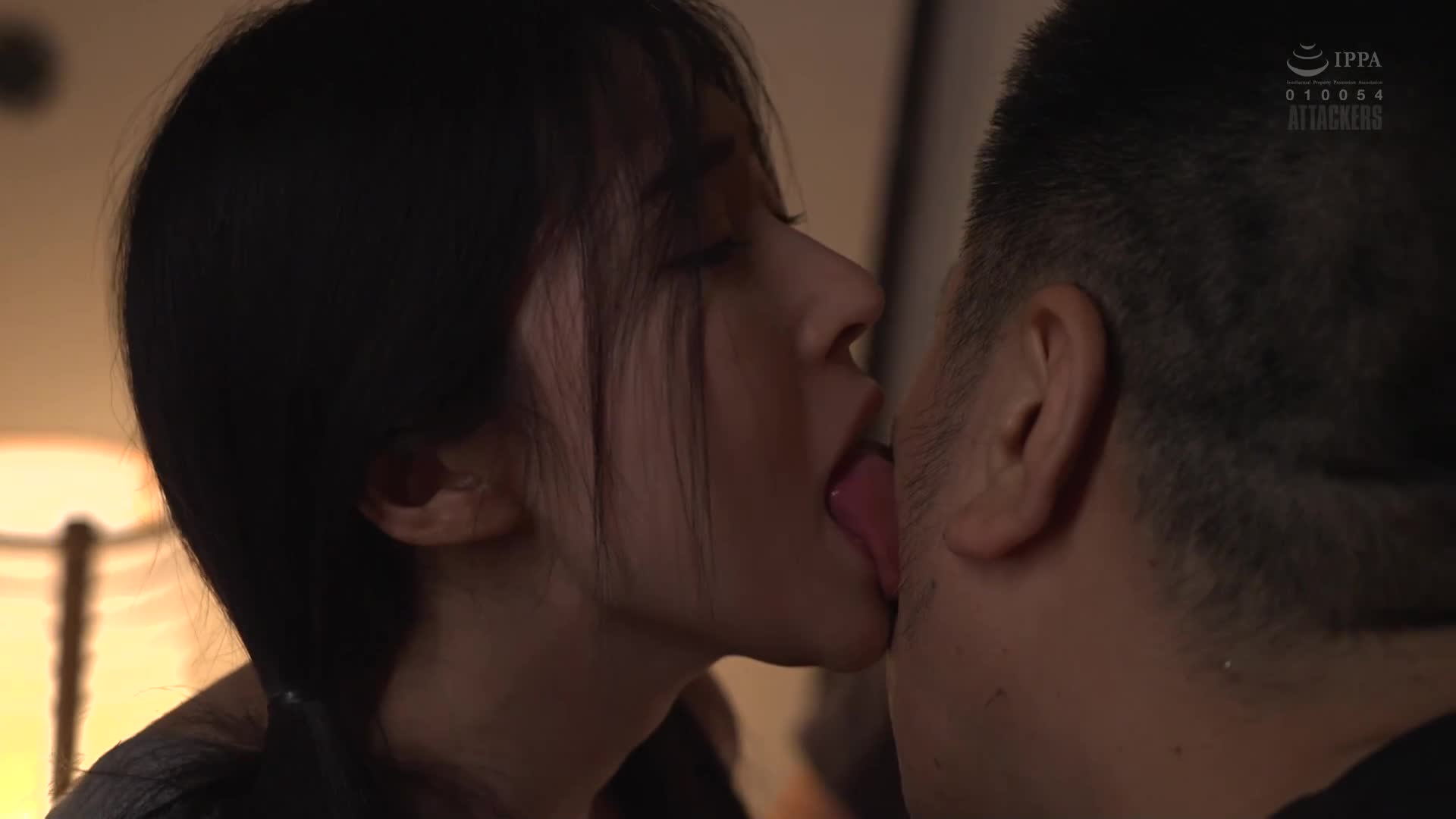 母狗特别版 在母亲面前，被激烈地干得像母狗一样 皆月光 葵百合香 - AV大平台-中文字幕,成人影片,AV,国产,线上看