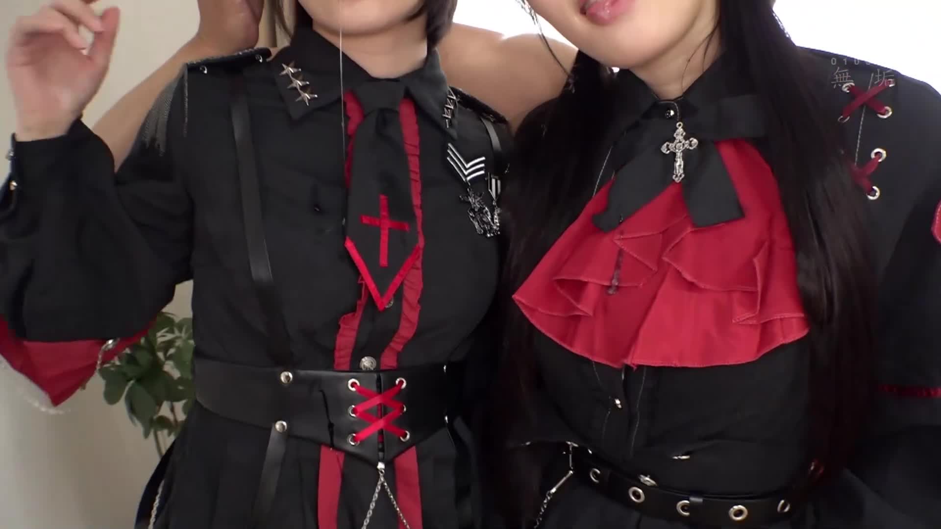 [AI解码版]新人服装的感情好2人组。百合包挟而狂乱发情的线下聚会穿衣交配 - AV大平台-中文字幕,成人影片,AV,国产,线上看