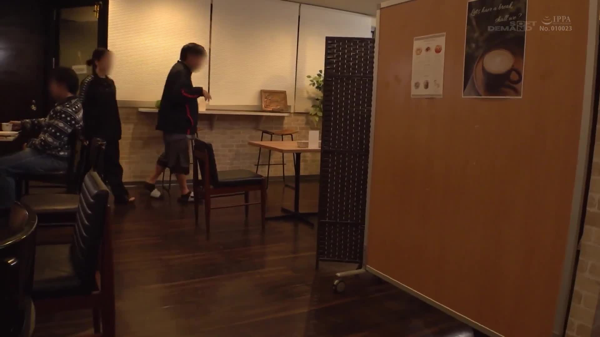 美人咖啡店店员从上班到下班。变态抱怨者将浓厚精液连续喷洒在脸上进行性骚扰 - AV大平台-中文字幕,成人影片,AV,国产,线上看
