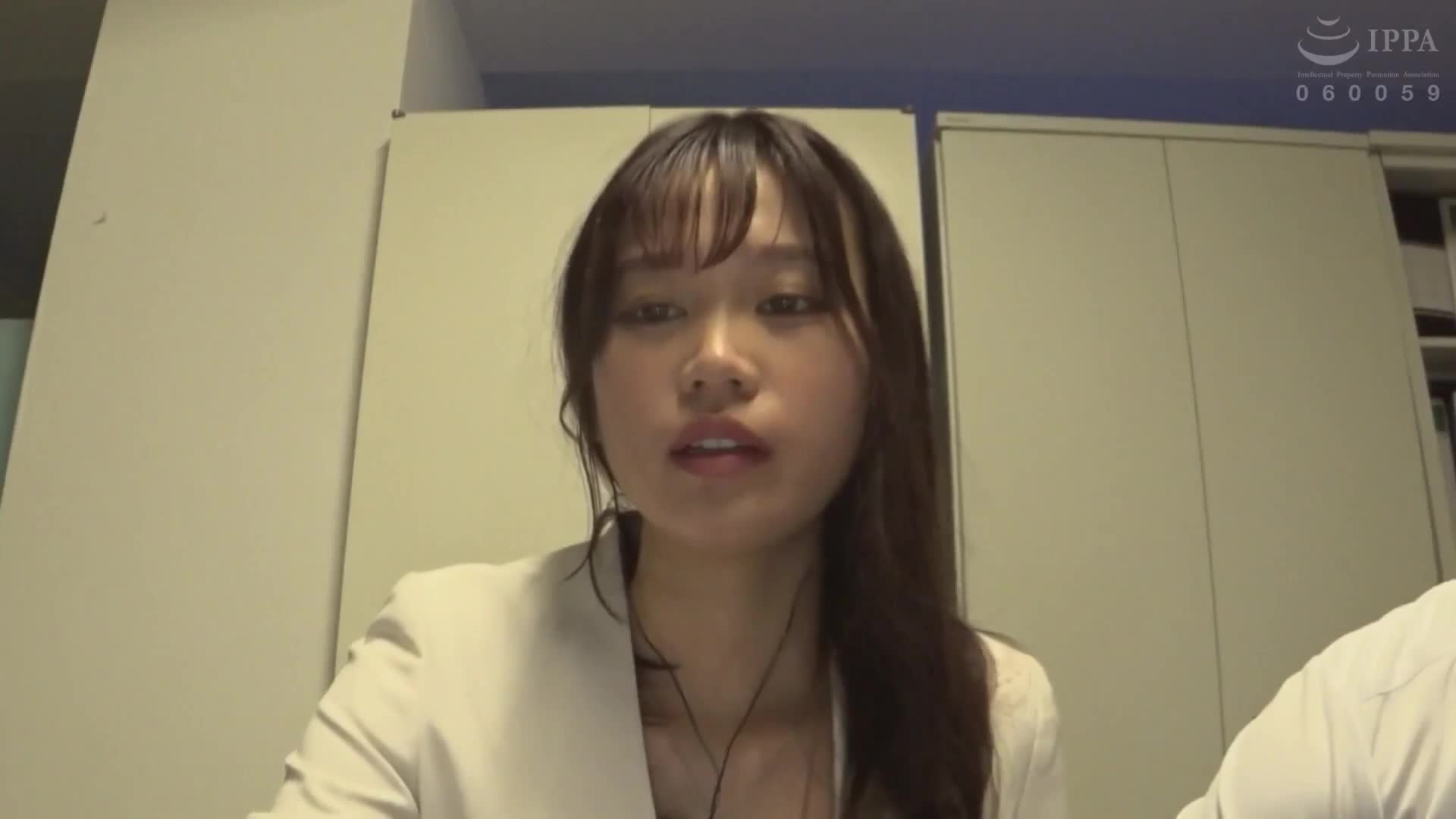 170cm的高挑OL在公司内被糟蹋了…原来是个内心淫荡的顺从女孩，于是就继续了团体肏的加班！ 【高挑饮精女孩・美波23岁】前田美波 - AV大平台-中文字幕,成人影片,AV,国产,线上看